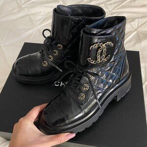 CHANEL Authentic CC logo Boots black 36